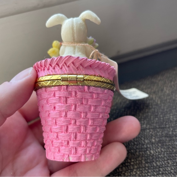 Vintage Hallmark Easter Bunny Trinket Box - Picture 3 of 10